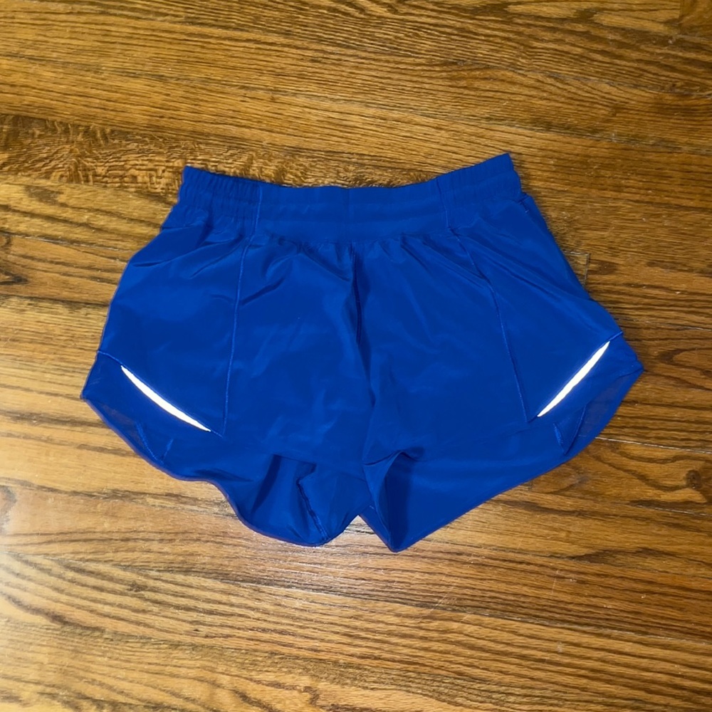 Lululemon hotty hot shorts low rise 4” royal blue